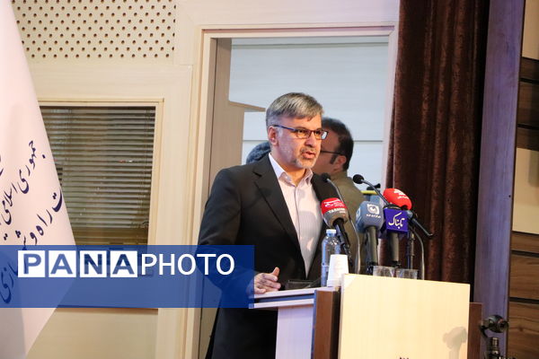  جلسه شورای توسعه و برنامه‌ریزی استان کردستان با حضور وزیر راه و شهرسازی 