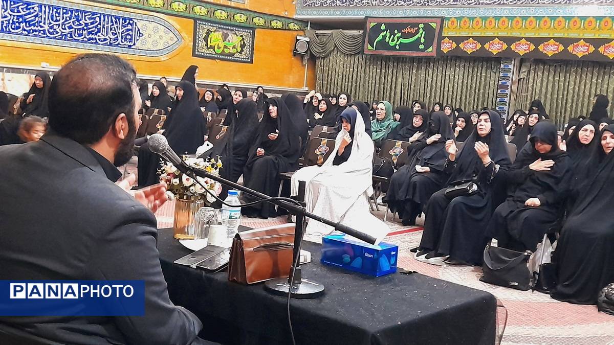 مراسم اربعین حسینی ویژه بانوان در مسجد جامع‌ رجایی‌شهرکرج