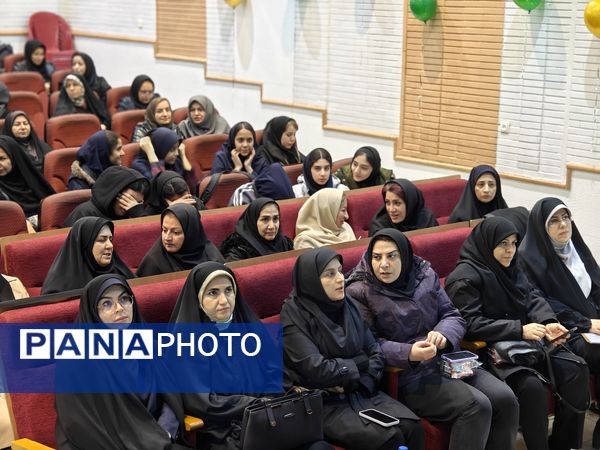 همایش «الگوسازی از زنان موفق»؛ ترسیم نقشه راه «الگوی سوم» در مسیر تعالی