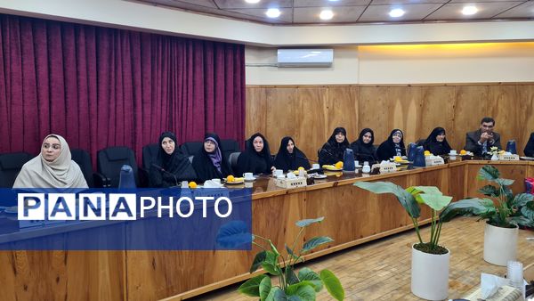 مراسم تجلیل از خانواده‌های شهدا در آموزش و پرورش گلستان