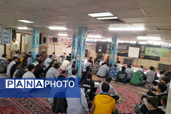 سلسله جلسات گفتمان دینی و مشاوره خانواده در هنرستان موفقیان