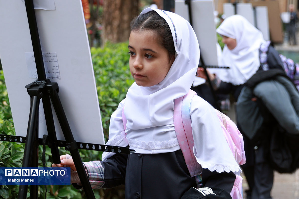 نمایشگاه معرفی «ایرانمون» در حاشیه نشست معاون پرورشی و فرهنگی آموزش و پرورش