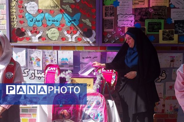 برگزاری جشن عاطفه ها در دبستان شهید عباسی ناحیه یک شهرری
