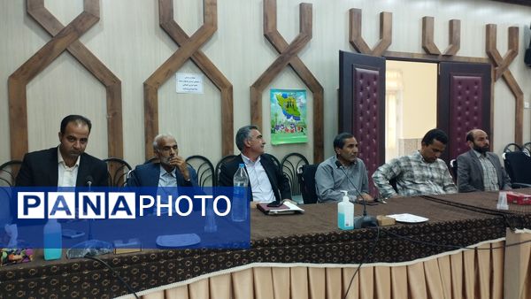 برگزاری مراسم تجلیل از مدیران برتر مدارس ابتدایی در خلیل‌آباد