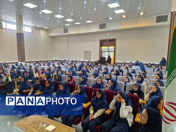 فریاد آزادی و همبستگی در دبستان آرمینه مصلی‌نژاد