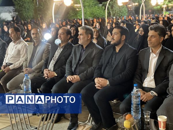 هفته‌ای برای ستایش دانایی؛ جشن معلمان در تالار ملک برگزار شد