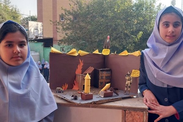 برگزاری نمایشگاه به مناسبت «هفته پدافند غیرعامل» در دبستان شهید مجید مجیدی ناحیه دو شهرری 