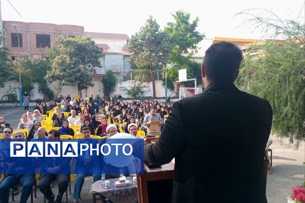 مانور بازگشایی مدارس در دبیرستان جمشیدنژاد شهرستان آمل 