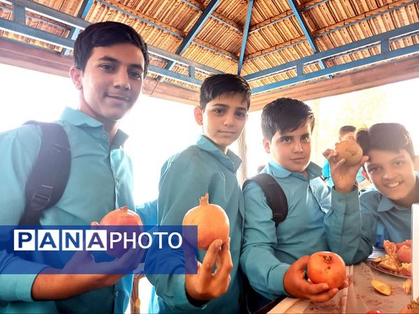 جشن صد دانه یاقوت در دبیرستان لقمان حکیم اشکذر 