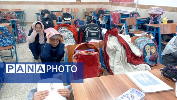 بیست و هفتمین مانور زلزله و ایمنی با شعار "مدرسه ایمن جامعه تاب آور " در دبستان پیام۲ ناحیه یک 