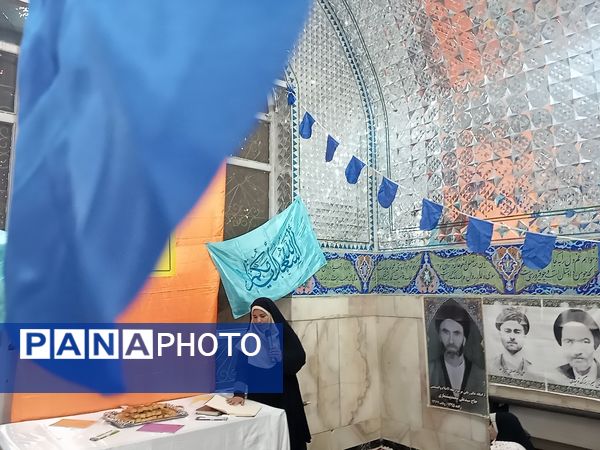 اجرای برنامه هایی زیبا و شاد برای کودکان در شهرستان کاشمر 