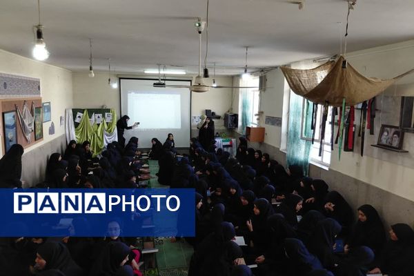 محفل انس با قرآن در دبیرستان معارف ناحیه ۴ شیراز 