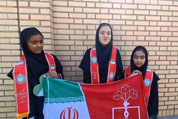 چرایی احترام به پرچم در پویش «پرچم افتخار» از نگاه دانش‌آموزان پیشتاز