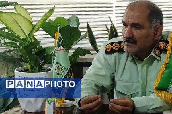 تقدیر دانش‌آموزان مدارس منطقه کهریزک از فرماندهان انتظامی کلانتری ۱۷۰ کهریزک و ۱۷۵ باقرشهر 