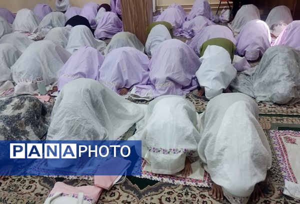 نماز جماعت ظهر و عصر به امامت امام جمعه حاجی‌‌آباد