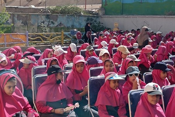 پروین اعتصامی، میزبان طرح سلامت دهان و دندان