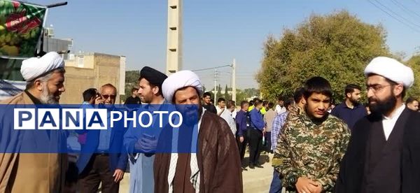 حضور نسل فهمیده ها در راهپیمایی 13 آبان 