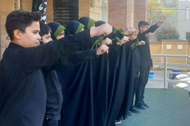 گرامیداشت ایام شهادت حضرت فاطمه‌ زهرا(س) در دبیرستان سوده‌حمدانی قرچک