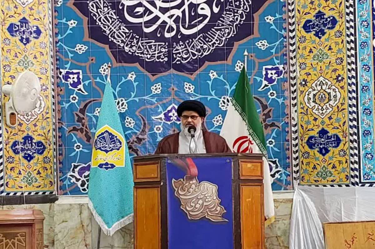 تقوا، انسان را شکستناپذیر و بینیاز میکند