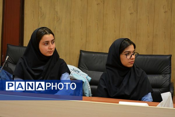 تقدیر از برگزیدگان لیگ جت در سالن فرهنگ بهارستان‌دو