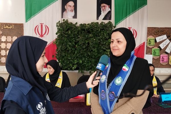 شورای دانش آموزی یکی از موثرترین نهادهای مشارکتی در مدرسه است