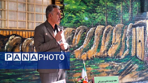 صبحگاه دبیرستان فیاض 