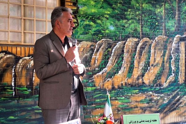 صبحگاه دبیرستان فیاض 