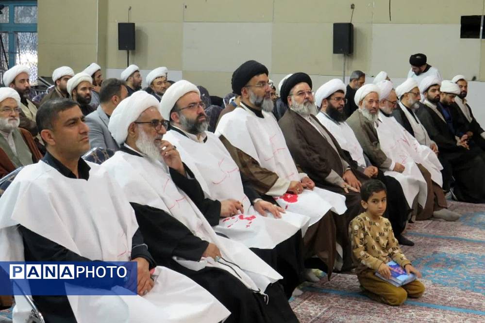 پیشوا در شب وداع؛ عالمان دینی و مسئولان با امام خویش پیمان دوباره بستند