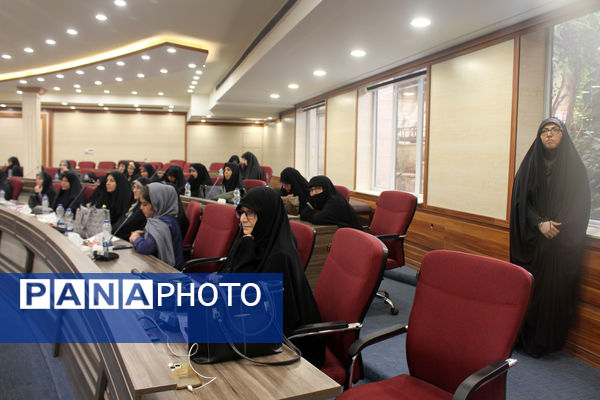همایش معلم ماندگار در قم