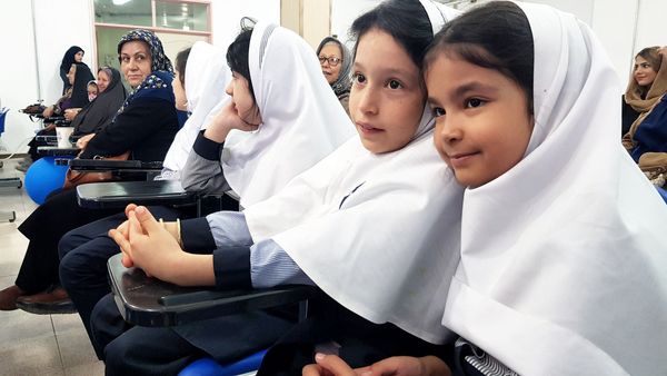 بزرگداشت هفته ملی سالمند در دبستان دخترانه سماء شیروان 