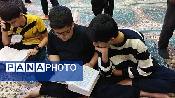 دم دمای اذان و قرائت آیاتی چند از قرآن 