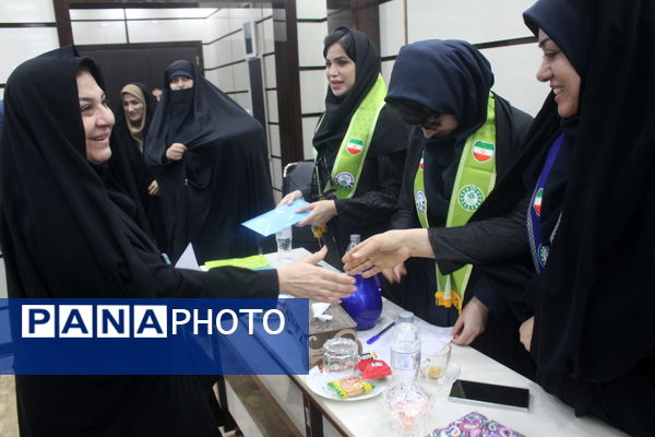 تجلیل از مسئولان، کارشناسان، مربیان و دانش‌آموزان پیشتاز برتر سازمان دانش‌آموزی استان بوشهر 