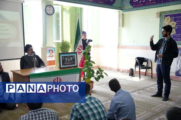 دیدار صمیمی امام جمعه فردیس با معلمان و دانش‌آموزان دبیرستان کاشانی‌پور