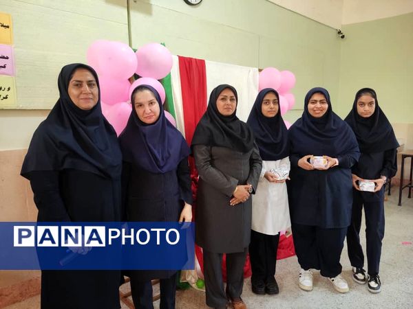 جشن میلاد حضرت زینب(س) و بزرگداشت روز پرستار در هنرستان زهرای مرضیه بندرعباس