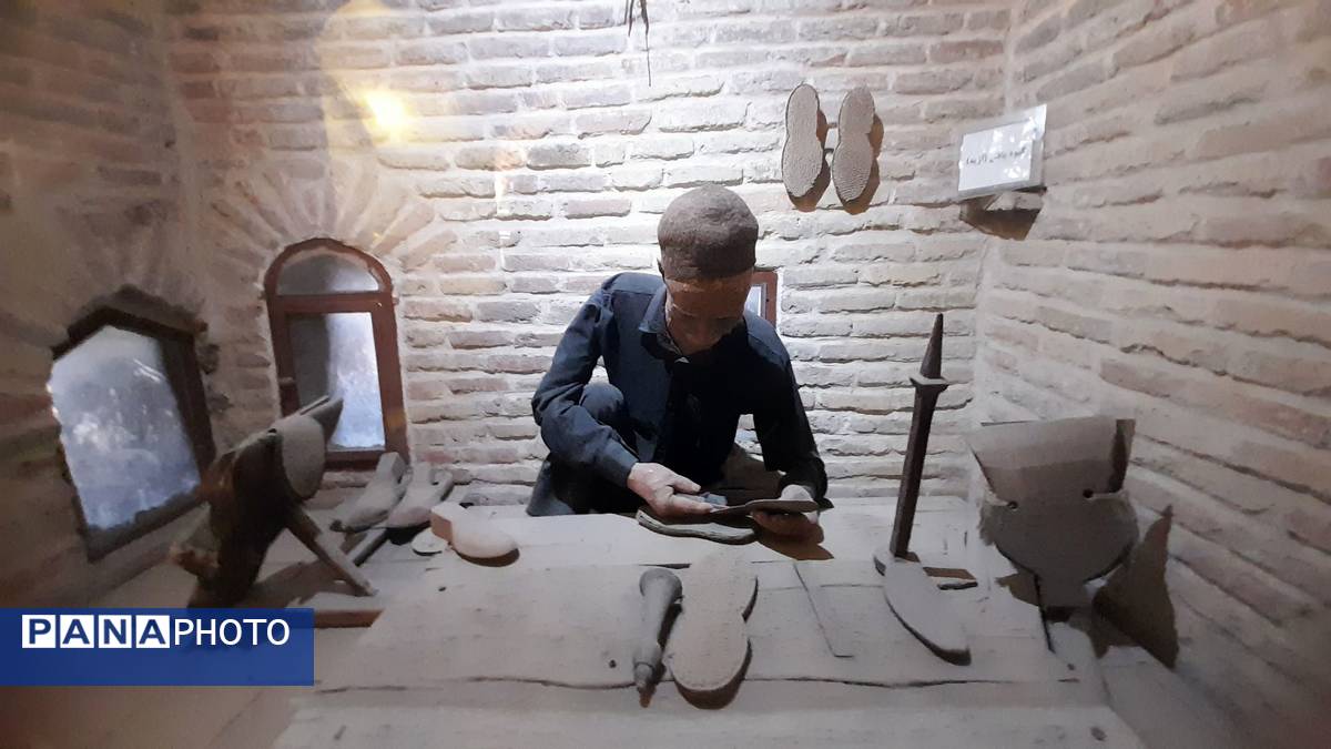 فلک‌الافلاک میزبان دانش‌آموزان‌دبیرستان‌ریحانه