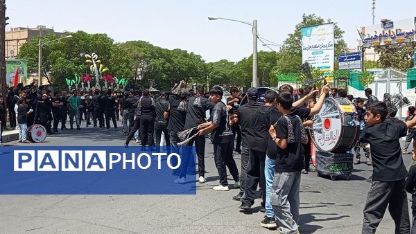 آیین زنجیر زنی در روز عاشورا