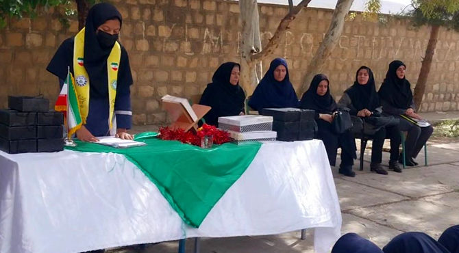 تجلیل از زحمات معلمان در جشن روز معلم در مدرسه شهدای حیدریان شهرستان کوهنانی