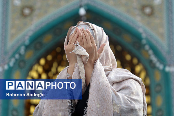 اقامه نماز عید سعید فطر- امامزاده پنج تن(ع) لویزان