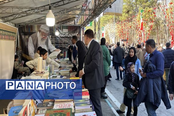گلزار شهدای کرمان در ششمین سالگرد شهادت سردار دلها، حاج قاسم سلیمانی