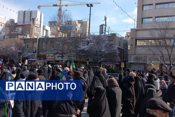 راهپیمایی عظیم  مردم مشهد در روز 22 بهمن