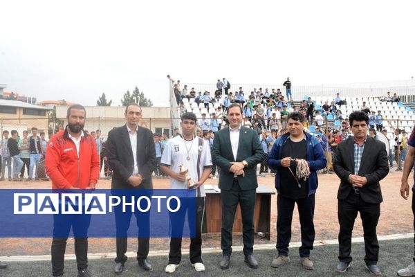 برگزاری مسابقات فینال و رده‌بندی فوتبال دانش‌آموزی در بهارستان‌ 2