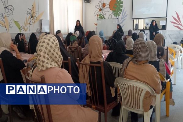 اولین  مجمع عمومی انجمن اولیاء و مربیان در دبیرستان شهید مجید دهنوی 