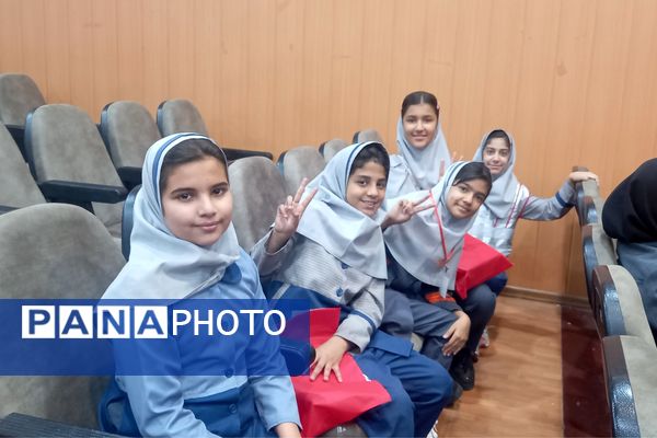 آیین اختتامیه چهاردهمین دوره جشنواره نوجوان سالم یاریگران زندگی و اولین دوره جشنواره علمی مهارتی سفیران سلامت