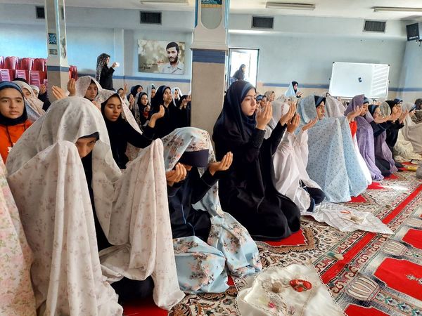 لحظات نورانی نماز استغاثه؛ اتحاد دل‌ها برای طلب باران