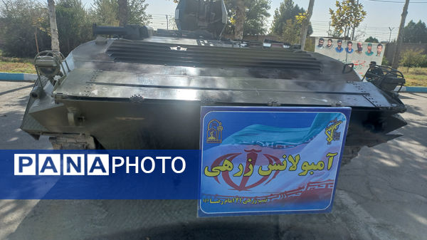 نمایشگاه هفته دفاع مقدس در مجتمع فرهنگی و ورزشی فجر نیشابور