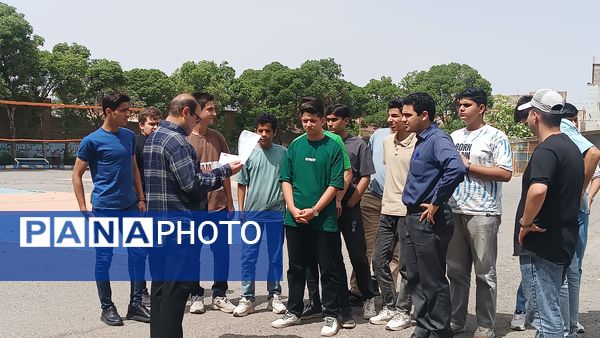 بازدید دانش‌آموزان دبیرستان شاهد ابوذر غفاری نیشابور از افلاک نمای نیشابور
