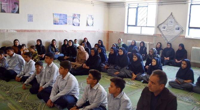 جلسه هماهنگی انجمن اولیاء و مربیان مدرسه آیت‌الله کاشانی برگزار شد