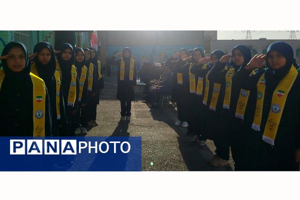 نواختن زنگ استکبارستیزی در دبیرستان ریحانه النبی باقرشهر 