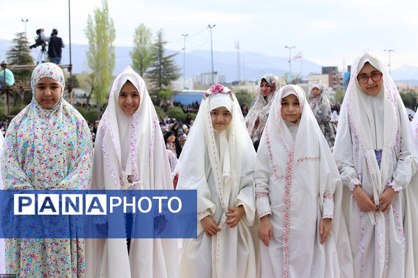 اقامه نماز عید فطر به امامت رهبر انقلاب اسلامی