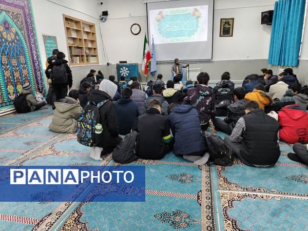 جشن میلاد حضرت زهرا (س) در دبیرستان شهید بهشتی 